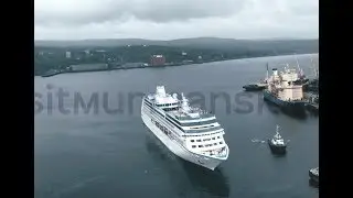 Video Cruises ships call to Murmansk Harbor