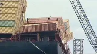NZ shipwreck may be taken apart to retrieve containers