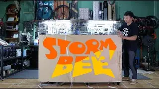 Unboxing the Surron Storm Bee!