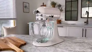 KitchenAid 5Quart Stand Mixer with Glass Bowl and Flex E...
