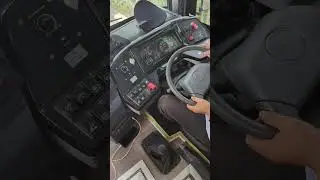 Transjakarta Isuzu NQR 71 cruising