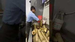Ese krte h hum apne bamboo ko clean #shorts #cloudkitchen #swiggy #zomato #cafe #restaurant