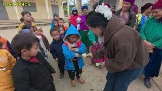 C&aacute;c Em V&ugrave;ng Cao Vui Mừng Được Nhận L&igrave; X&igrave; Khủng Từ B&aacute;c Dũng. 