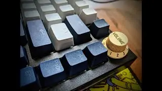 GMMK Pro unboxing (if you want a review, see description)