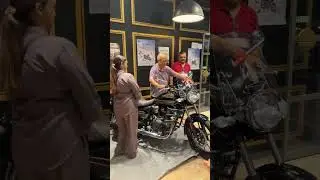 Meteor 2025 Black Supernova new colour #royalenfield #meteor #bike #shorts #viral #youtubeshorts