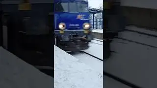 EP07 z IC do Warszawy przelatuje przez Skierniewice