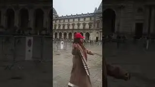 What to dress in March for visiting Paris