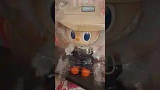 un Boxing fall inwild labubo for our first time