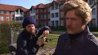 Nikolaj Coster-Waldau og David Dencik p&aring; BLEKINGEGADE optagelser