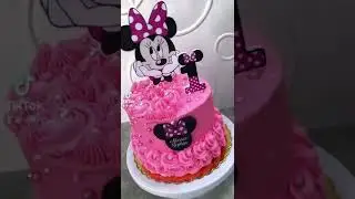 Minnie Cake #minnie #cake #torta #tortas #mickeymouse #buttercream