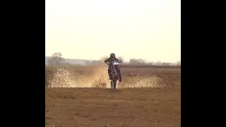 1992 Yamaha WR200 - Out in the fields