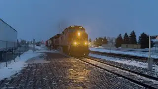 BNSF #4084 & BNSF #5062 lead this dash9 duo WB manifest on the Staples Sub