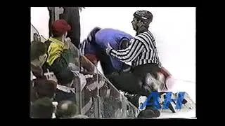 NHL Mar. 25, 1994 Bob Halkidis,DET v Joe Reekie,WSH Detroit Red Wings Washington Capitals