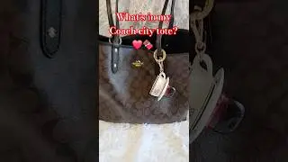Coach city tote 🍫❤️ #whatsinmybag #accessories #coachpurse #fashion #handbags #girlythings