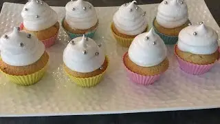 Vanilla Cupcake with Dulche de letche filling and Marshmallow frosting 1