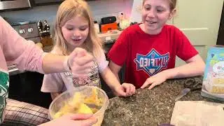 Let’s make cookies for Santa 