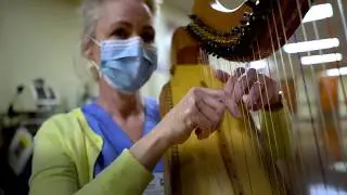 Harpist Plays Music for Patients and Hospital Staff Amid COVID-19