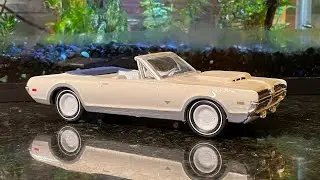 1/25 Scale 1968 Mercury Cougar Convertible