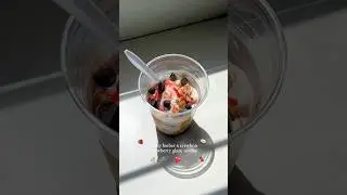 HAILEY BIEBER X #erewhon STRAWBERRY GLAZE SUNDAE RECIPE 🍓🍨🥥🍫🥜 #haileybieber #dessertrecipe