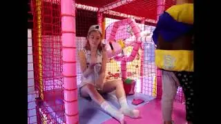 Miss Turkey(Yanki Din) Playing with Tszying||Captured on Youtube