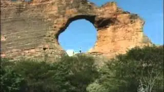 Jornal SBT Brasil mostra a descoberta de uma outra pedra furada no Piau&iacute;