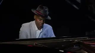 George Walker's 'Prelude' performed by Steinway Artist Ric'key Pageot