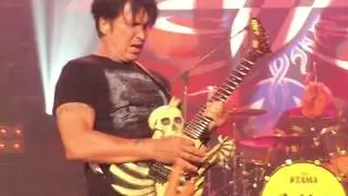 George Lynch playing the OG Bones #00 with Dokken in Japan