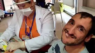 #CadenadeSomriures