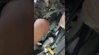 Mercedes-Benz alternate Belt fitting #mercedes #belt #mechanical
