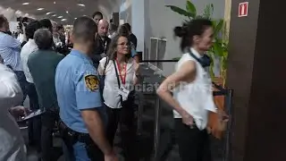 Negotiators enter closed door meeting as UN climate talks heat up