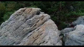 Hockendes Weib - D&ouml;renther Klippen Ibbenb&uuml;ren - Teutoburger Wald - Drohnenaufnahmen 4K