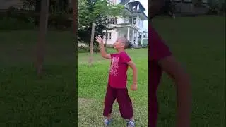 My little Tebatian Friend  Zichen and  me playing on garden 🏡