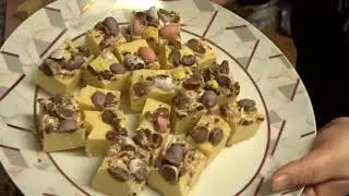 Making fudge! Easy and tasty recipe | White chocolate and mini egg fudge! | Cook with me!