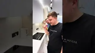 Супер-большая липучка творит чудеса 😂 Вся семья в ❤️