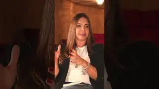 Laura Chimaras: 
