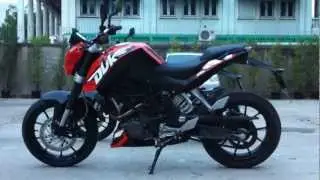 KTM Duke 200 Original Exhaust vs Akrapovic