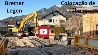 Erster Transport des Jahres für den Abriss eines Hauses und Bretter legen (  Demolição de uma casa