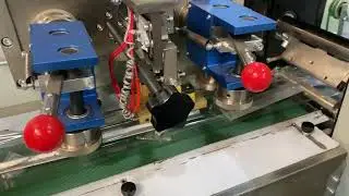 Hardware on the screw package, first wrapped to pillow-type machine packaging is the best