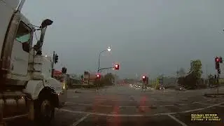 Driving In Bad Weather | Police stop ✋ me | Flooding in SEQ