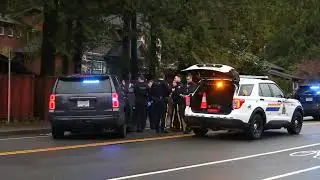North Vancouver RCMP Takedown Man with Knife [Response & On Scene]