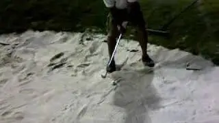 Ramikaze jugando la trampa de arena de noche