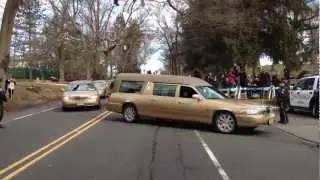 Whitney Houston burial procession - arriving at the cemetery