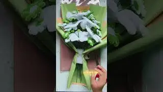 how to wrap a fuzzy wire bouquet #simplewrappingtutorial #howtowrapabouquet #wrappingtime