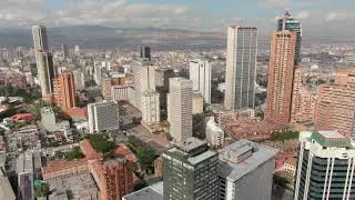 VOLANDO EN  DRONE 4K - BOGOTA , SERIE BOGOTA CAPITAL DE COLOMBIA N&deg; 1