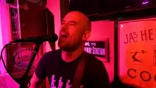 Tom O'Brien - 'Land Down Under' by Men At Work live at the Shamrock Bar in Lucerne, Switzerland