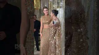 Kriti Sanon with Kajol at Manish Malhotra Diwali Party #kritisanon #kajol  #diwaliparty #shorts