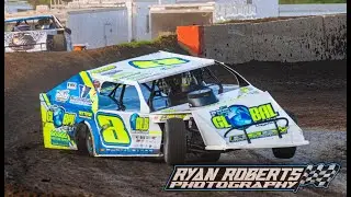 @DIRTcarRacing UMP Modified Qualifying at @farmercityracewaymedia3006  #illinoisspeedweek May 13, 22
