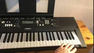 Keyboard Yamaha EZ 220
