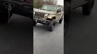 Jeep Gladiator 2020 года на 37-х дисках