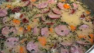 Jak zrobić groch&oacute;wkę, kt&oacute;ra smakuje jak u babci. Tania, sycąca i pyszna.Split Pea soup ​⁠